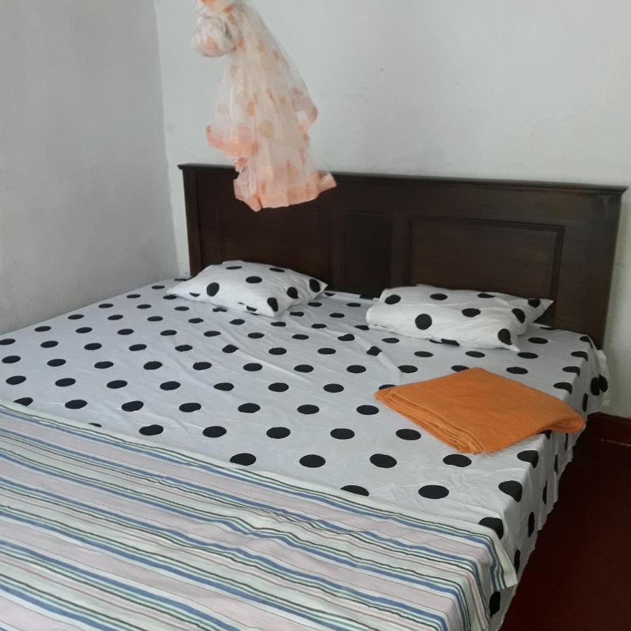 Colonial Surfing Villa Hostel & Home Stay Midigama East Pokoj fotografie