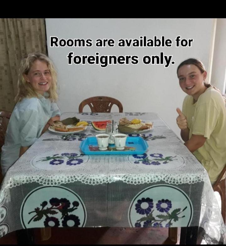 Colonial Surfing Villa Hostel & Home Stay Midigama East Exteriér fotografie