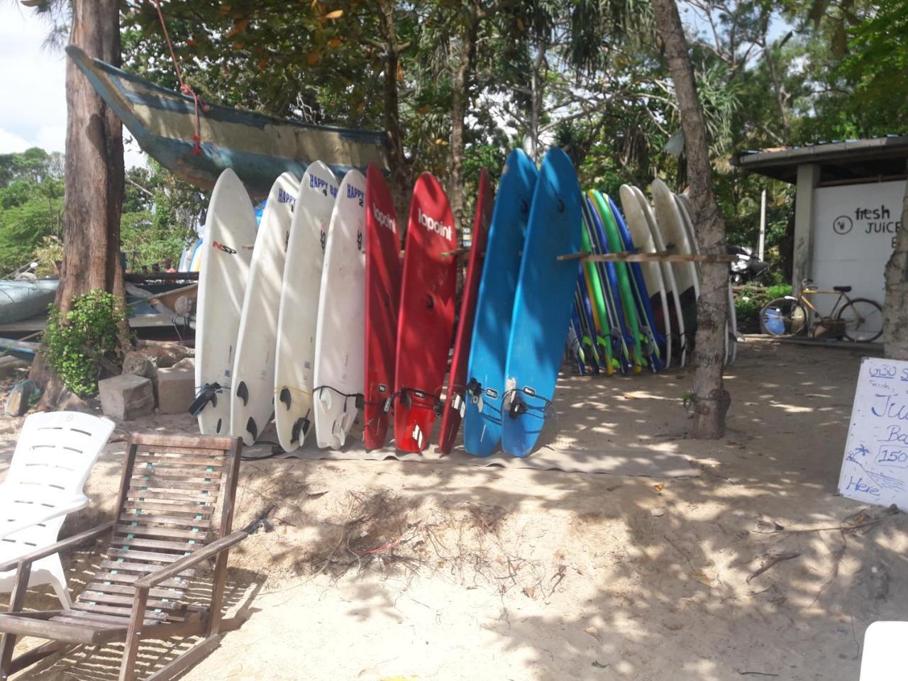 Colonial Surfing Villa Hostel & Home Stay Midigama East Exteriér fotografie