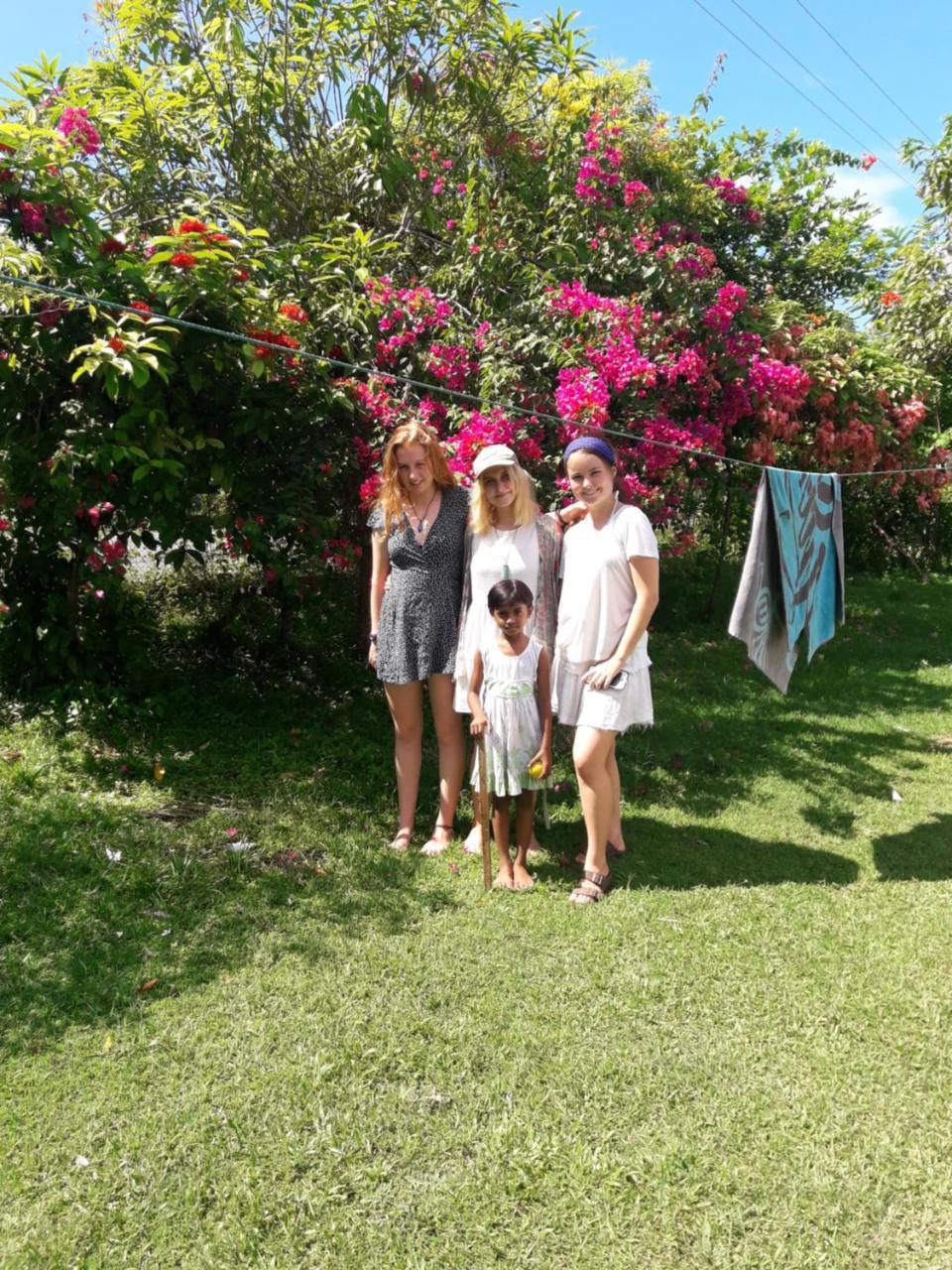 Colonial Surfing Villa Hostel & Home Stay Midigama East Exteriér fotografie